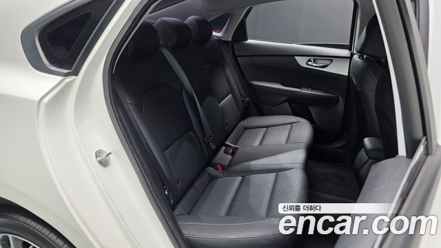 Kia K3 2022 — photo 17
