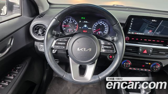 Kia K3 2022 — photo 19