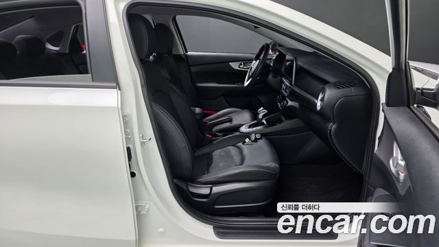 Kia K3 2022 — photo 16
