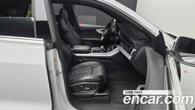 Audi Q8 2021 — photo 17