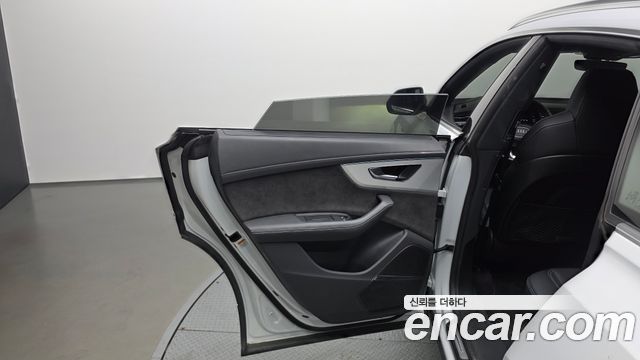 Audi Q8 2021 — photo 15