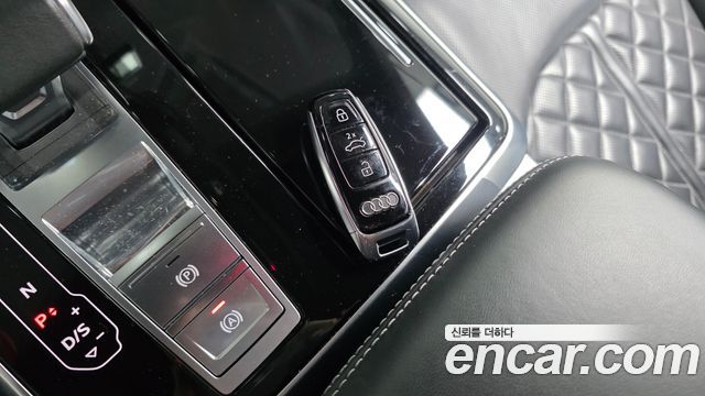 Audi Q8 2021 — photo 27
