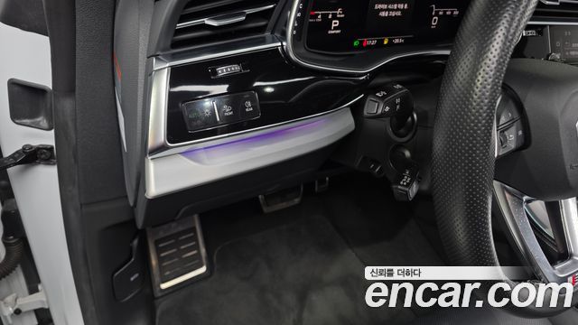 Audi Q8 2021 — photo 30