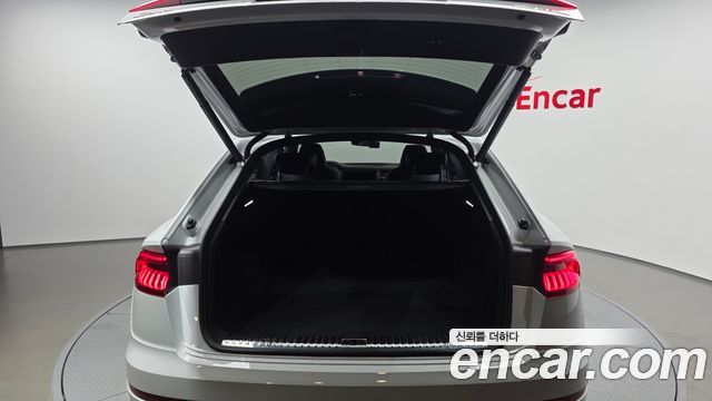 Audi Q8 2021 — photo 38