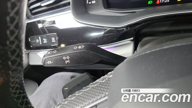 Audi Q8 2021 — photo 39