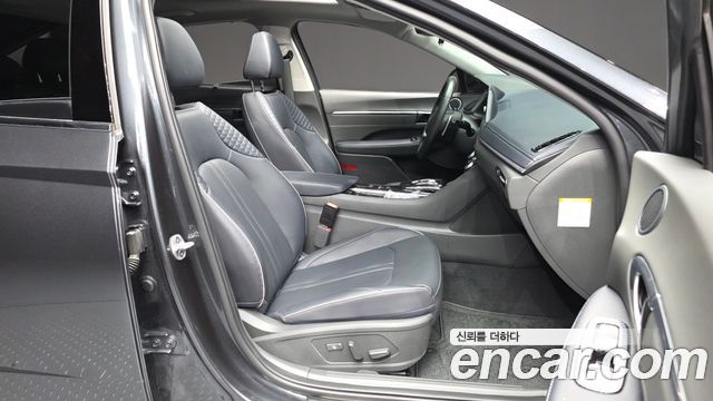 Hyundai Sonata 2023 — photo 17