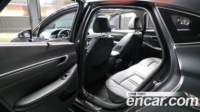 Hyundai Sonata 2023 — photo 16