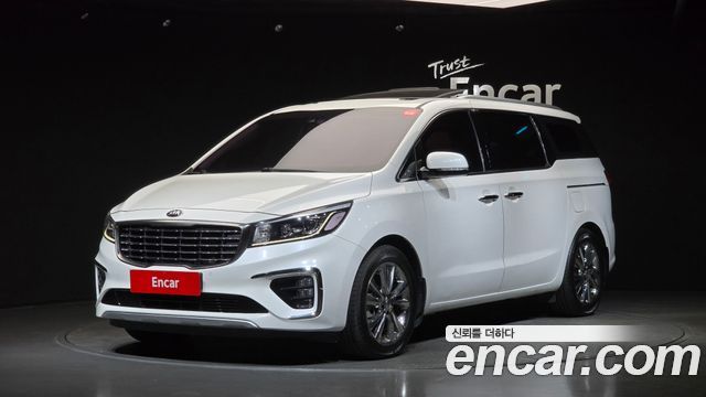 Kia Canival 2019 — photo 1