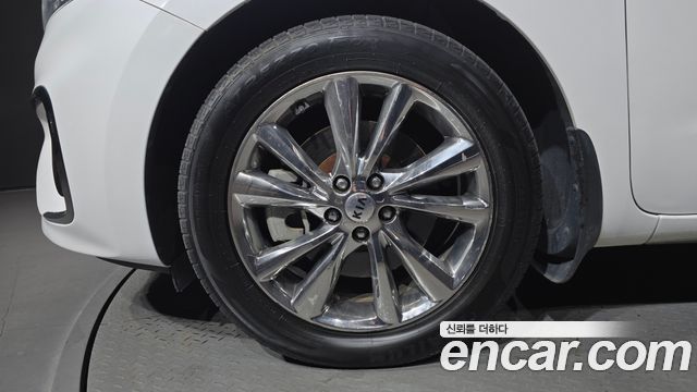 Kia Canival 2019 — photo 5
