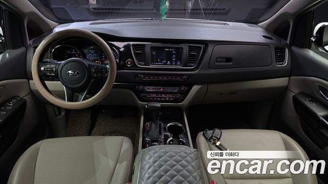 Kia Canival 2019 — photo 10