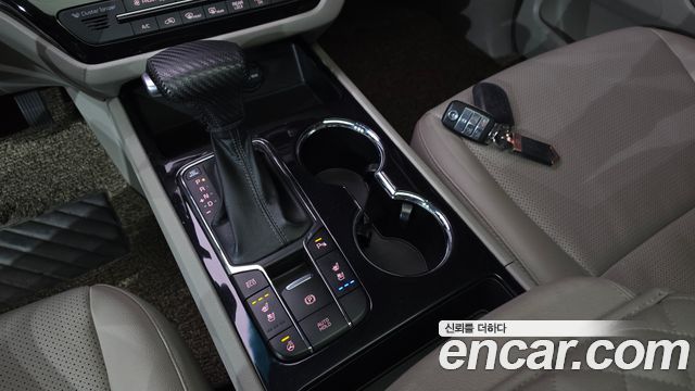 Kia Canival 2019 — photo 12