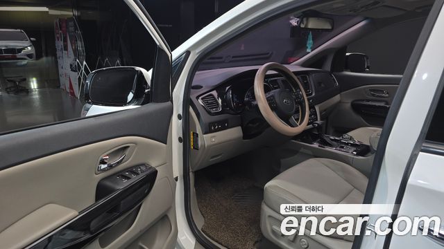 Kia Canival 2019 — photo 13