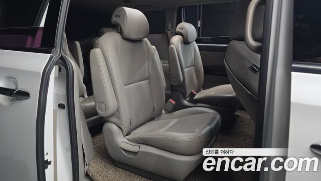 Kia Canival 2019 — photo 17