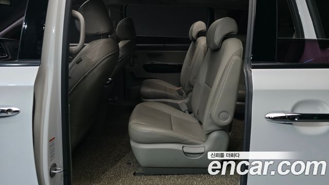 Kia Canival 2019 — photo 18