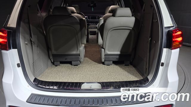 Kia Canival 2019 — photo 26