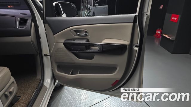 Kia Canival 2019 — photo 15