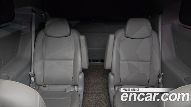 Kia Canival 2019 — photo 27