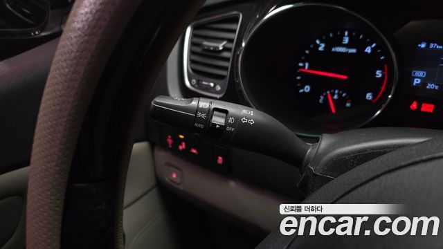 Kia Canival 2019 — photo 28