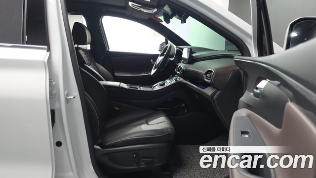 Hyundai Santafe 2023 — photo 17