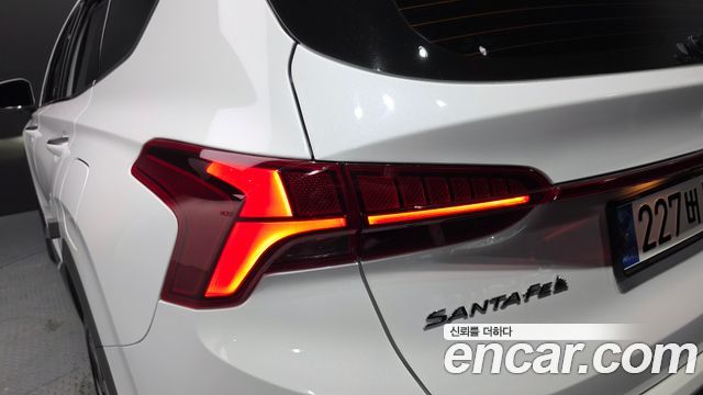 Hyundai Santafe 2023 — photo 9