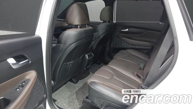 Hyundai Santafe 2023 — photo 16