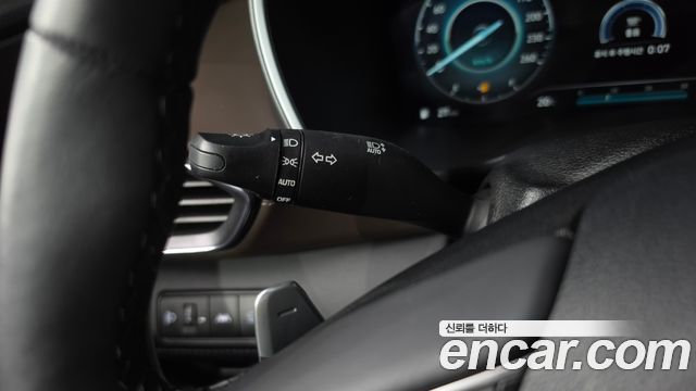 Hyundai Santafe 2023 — photo 28