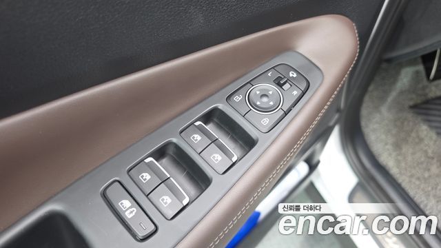 Hyundai Santafe 2023 — photo 35