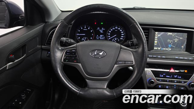 Hyundai AVANTE 2016 — photo 13