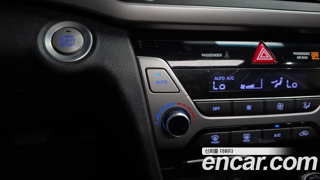 Hyundai AVANTE 2016 — photo 16
