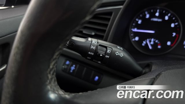 Hyundai AVANTE 2016 — photo 17