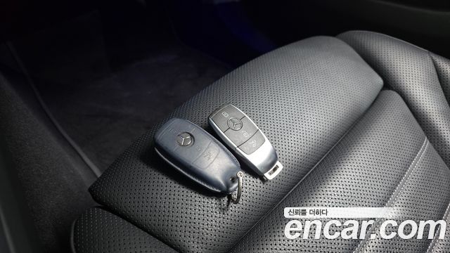 Mercedes-Benz GLC-Class 2023 — photo 21