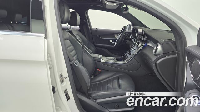 Mercedes-Benz GLC-Class 2023 — photo 16
