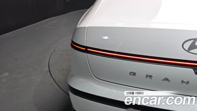 Hyundai Grandeur 2023 — photo 9