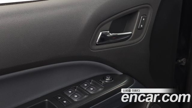 Chevrolet Korea Colorado 2022 — photo 28