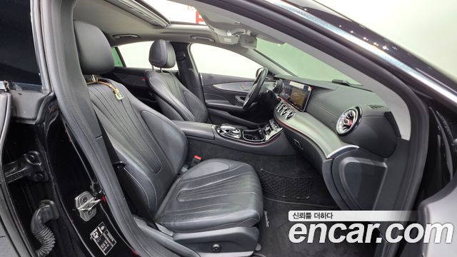 Mercedes-Benz CLS-Class 2019 — photo 10