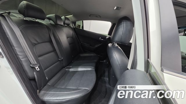Kia K3 2013 — photo 19