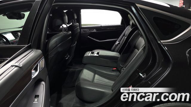 Genesis G80 2018 — photo 12