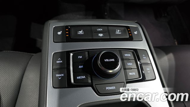 Genesis G80 2018 — photo 18