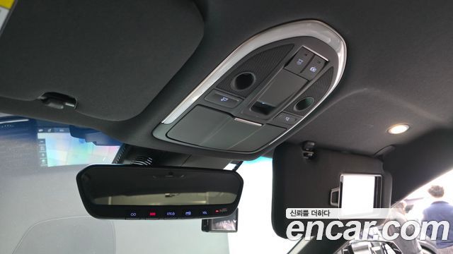 Genesis G80 2018 — photo 20