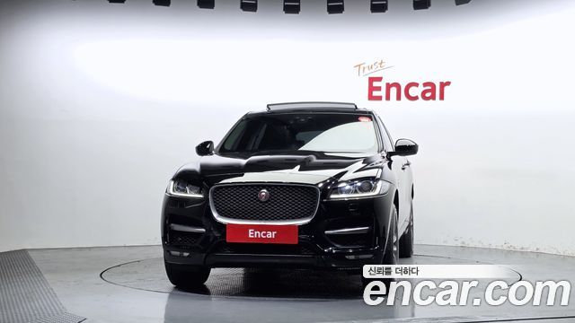 Jaguar F-PACE 2017 — photo 3