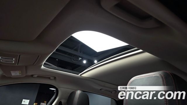 Jaguar F-PACE 2017 — photo 18