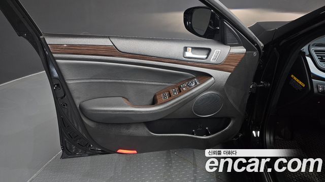 Kia K7 2015 — photo 14