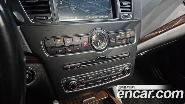 Kia K7 2015 — photo 32