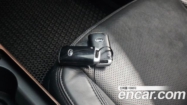 Kia K7 2015 — photo 35