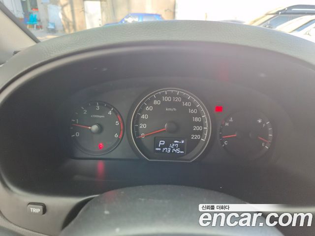 Hyundai Starex 2016 — photo 8