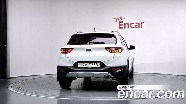 Kia Stonic 2018 — photo 4