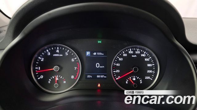 Kia Stonic 2018 — photo 8