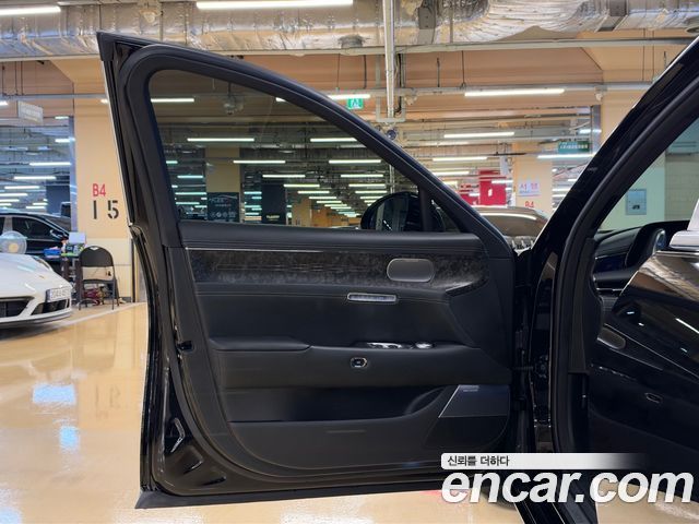Genesis G90 2023 — photo 12