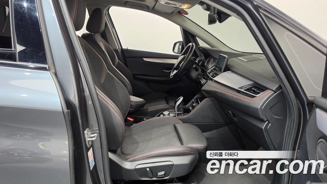 BMW 2-Series 2021 — photo 11