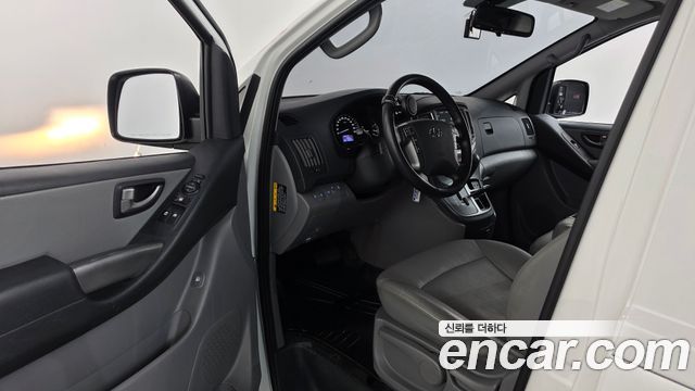 Hyundai Starex 2021 — photo 13